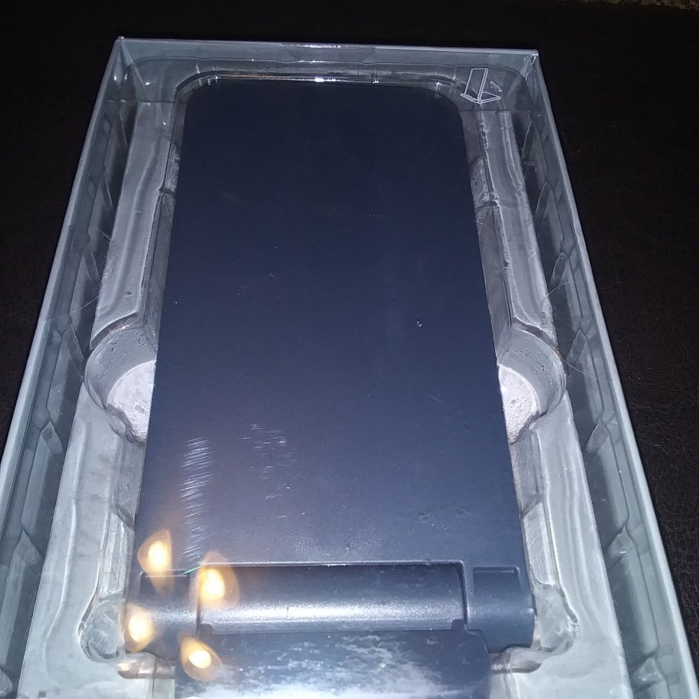 NEWcollapsible/compact Phone Stand Blue-Vivitar